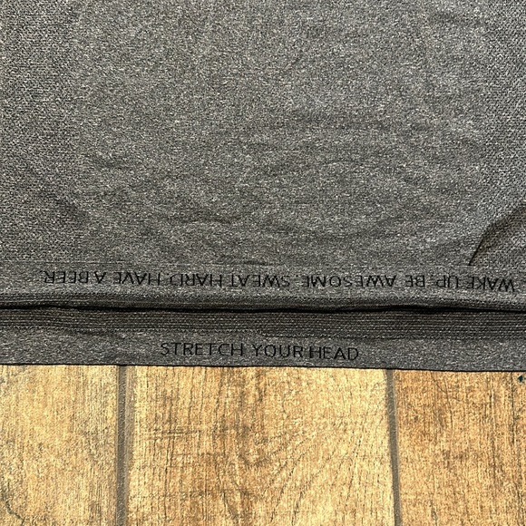 EUC Lululemon Men’s Gray Metal Tech Vent Long Sleeve Shirt - Picture 5 of 9